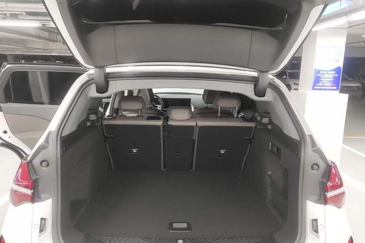 Used BMW X3 2025 xDrive30L Leading Model M Sport Package Trunk
