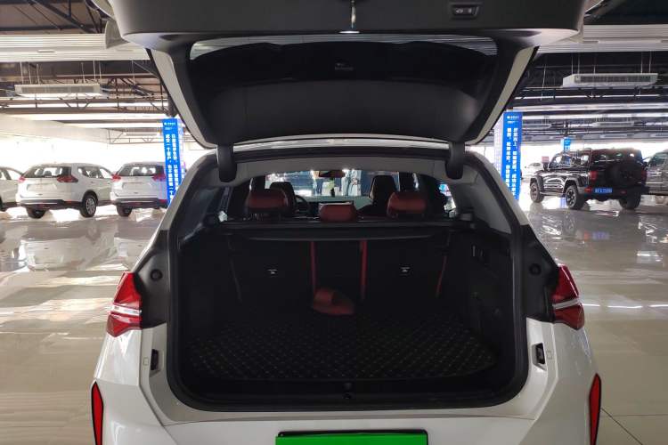 Used BMW X3 2025 xDrive25L Luxury Package Trunk