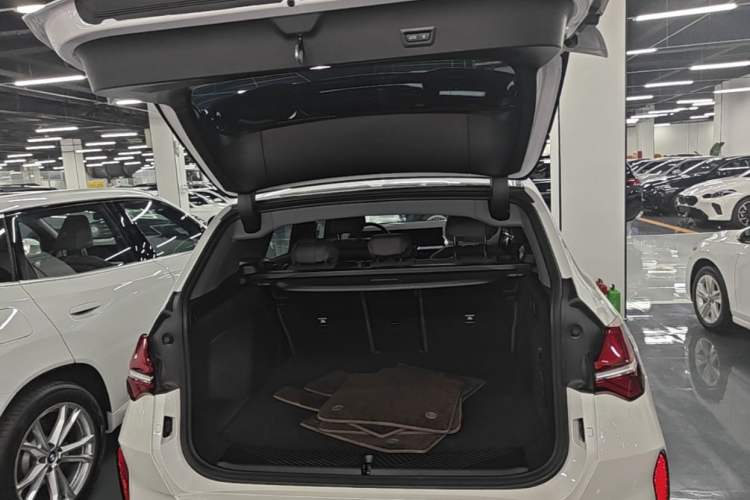 Used BMW X3 2025 xDrive30L Leading Model M Sport Package Trunk