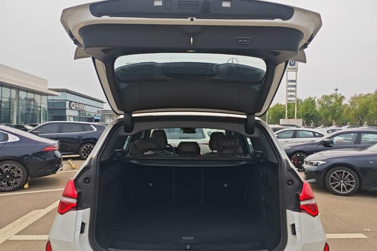 Used BMW X3 2025 xDrive25L Luxury Package Trunk