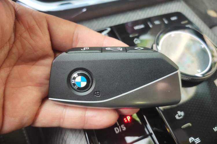 Used BMW X3 2025 xDrive25L Luxury Package Vehicle Key