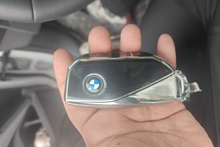 Used BMW X3 2025 xDrive25L Luxury Package Vehicle Key