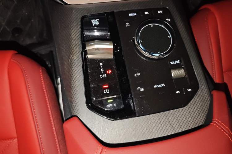 Used BMW X3 2026 Model xDrive30L Leading M Sport Midnight Package Gear Lever