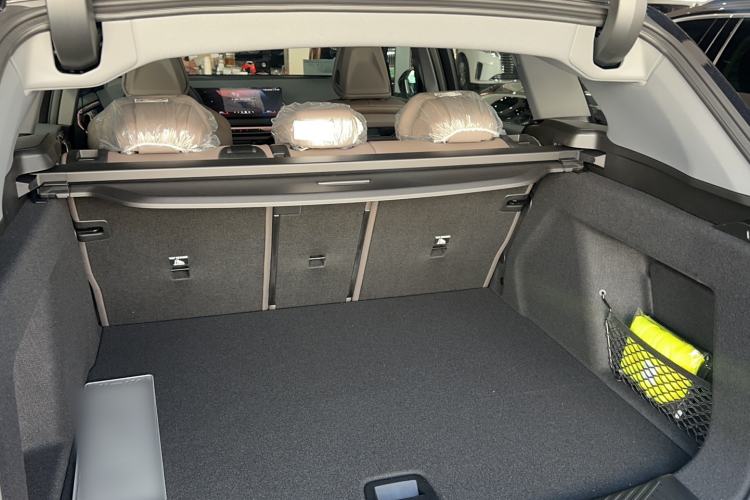 Used BMW X3 2026 Model xDrive30L Premium M Sport Midnight Package Trunk