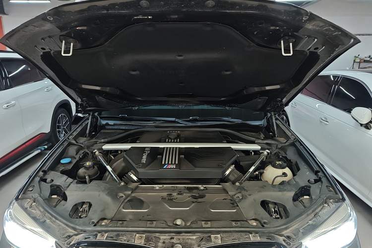 Used BMW X3 M 2019 X3 M Engine Bay