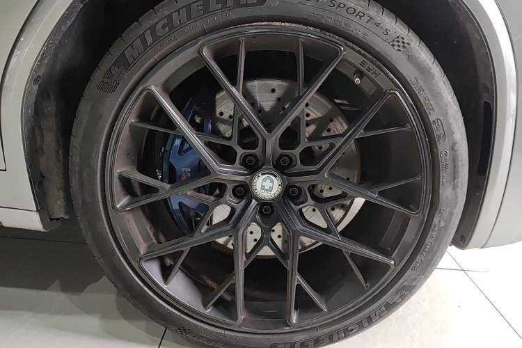Used BMW X3 M 2019 X3 M Competition Edition Right Front Wheel Hub