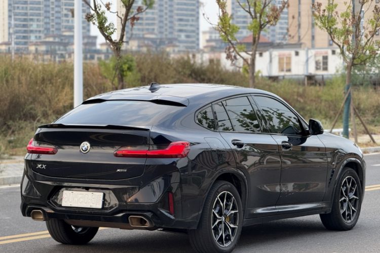 Used BMW X4 2022 xDrive 25i M Sport Package Exterior 3