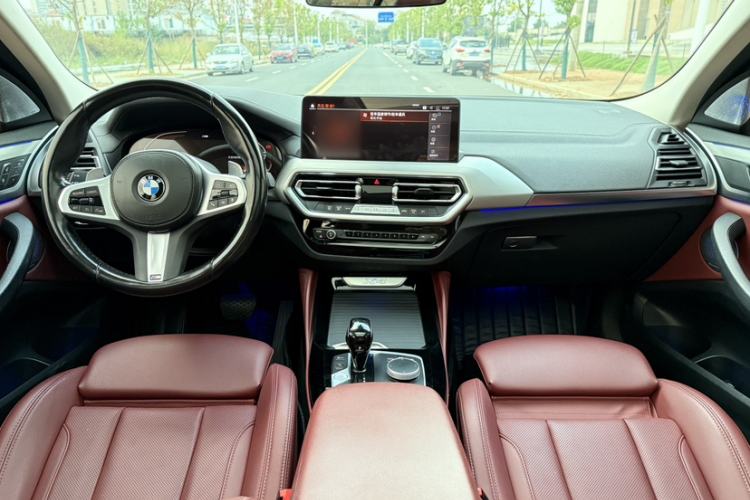 Used BMW X4 2022 xDrive 25i M Sport Package Interior 4