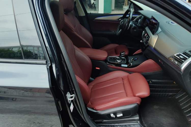 Used BMW X4 2022 xDrive 25i M Sport Package Right Front Seat