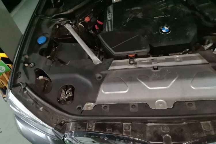 Used BMW X4 2020 xDrive25i M Sport Package Engine Bay Right