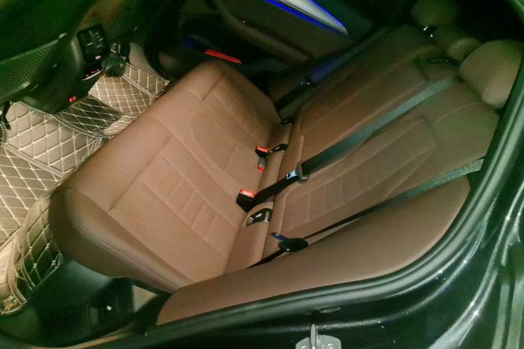 Used BMW X4 2020 xDrive25i M Sport Package Left Rear Seat