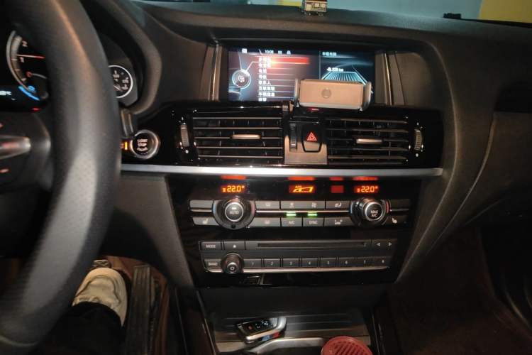 Used BMW X4 2014 xDrive28i Leading Model Audio And AC Panel