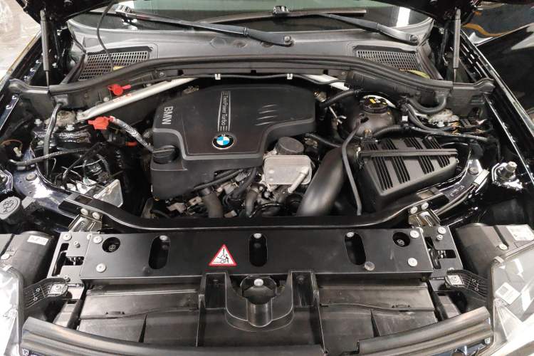 Used BMW X4 2014 xDrive28i M Sport Edition Engine Bay