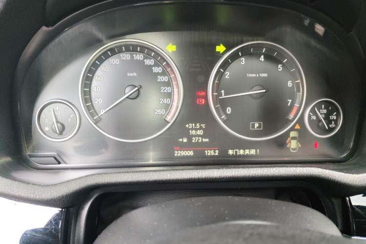 Used BMW X4 2014 xDrive20i X Design Package Odometer Close Up