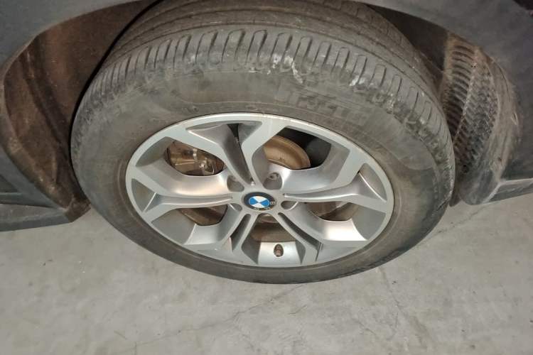Used BMW X4 2014 xDrive20i X Design Package Right Front Wheel Hub