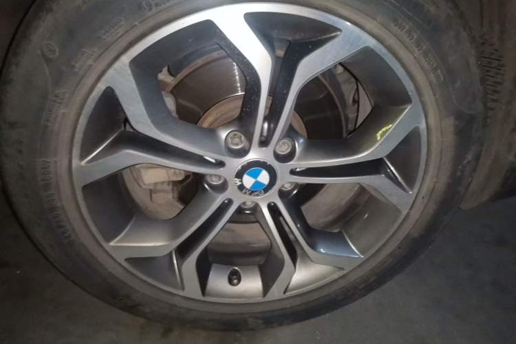 Used BMW X4 2014 xDrive20i X Design Package Right Front Wheel Hub