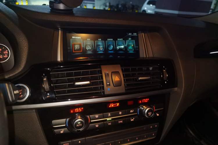 Used BMW X4 2014 xDrive20i X Design Package Audio And AC Panel