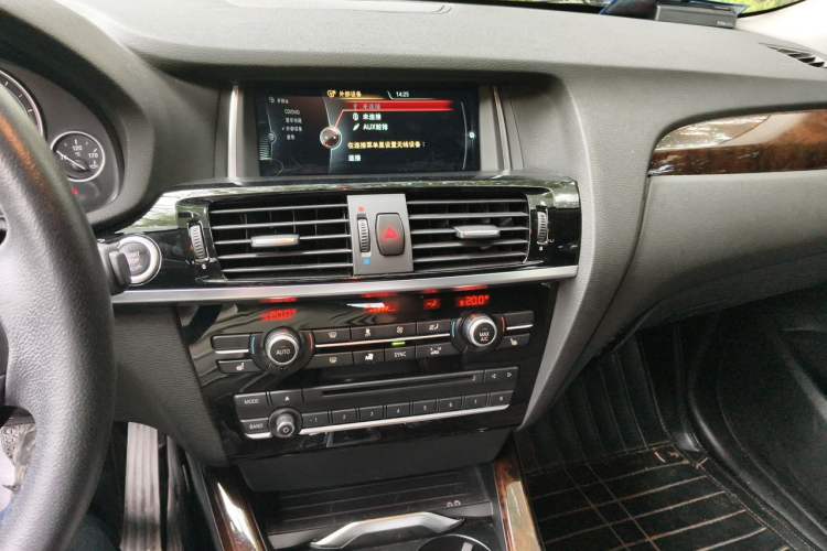 Used BMW X4 2014 xDrive20i X Design Package Audio And AC Panel