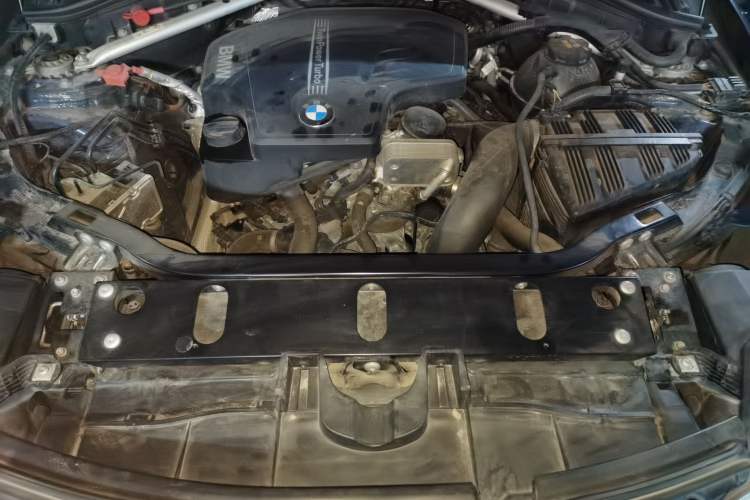 Used BMW X4 2014 xDrive20i X Design Package Engine Bay
