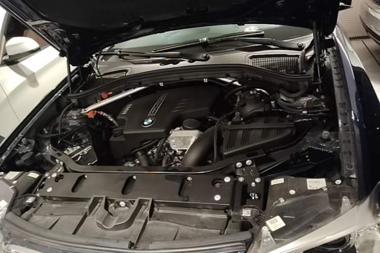 Used BMW X4 2014 xDrive20i X Design Package Engine Bay