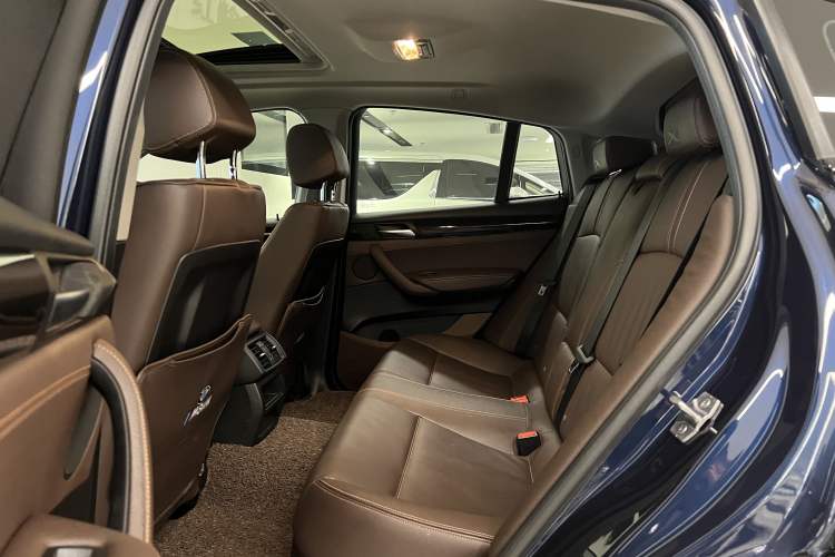 Used BMW X4 2014 xDrive20i X Design Package Interior 12