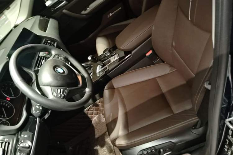 Used BMW X4 2014 xDrive20i X Design Package Left Front Seat
