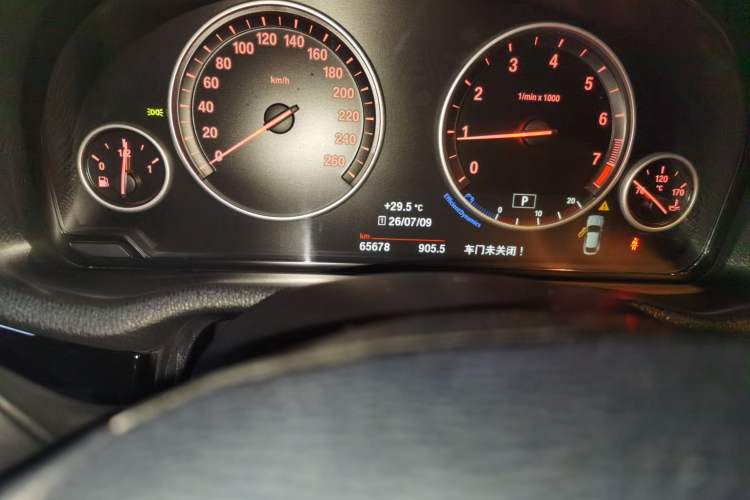 Used BMW X4 2014 xDrive20i X Design Package Odometer Close Up