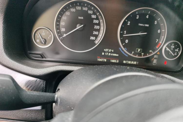 Used BMW X4 2014 xDrive20i X Design Package Odometer Close Up