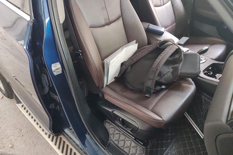 Used BMW X4 2014 xDrive20i X Design Package Right Front Seat