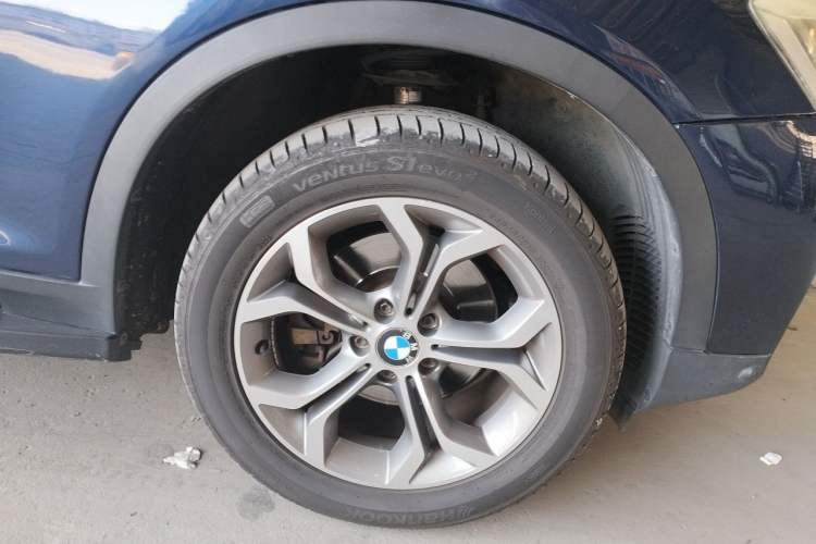 Used BMW X4 2014 xDrive20i X Design Package Right Front Wheel Hub
