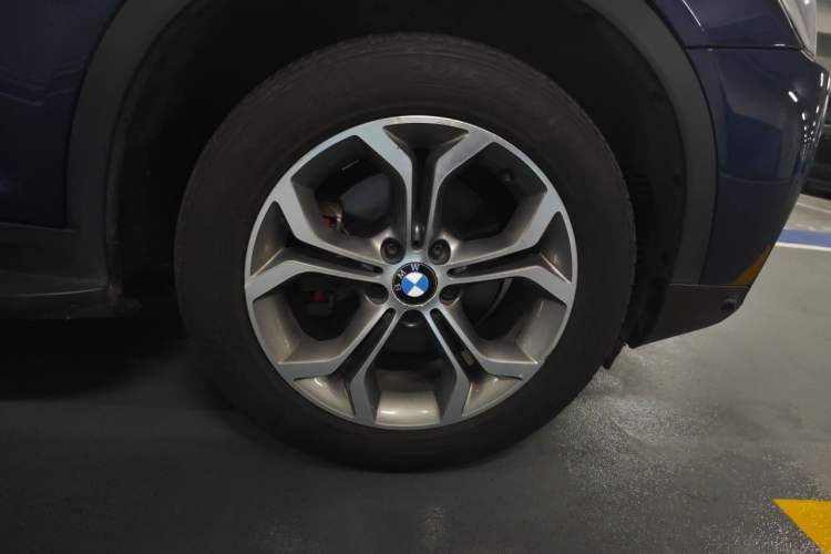 Used BMW X4 2014 xDrive20i X Design Package Right Front Wheel Hub