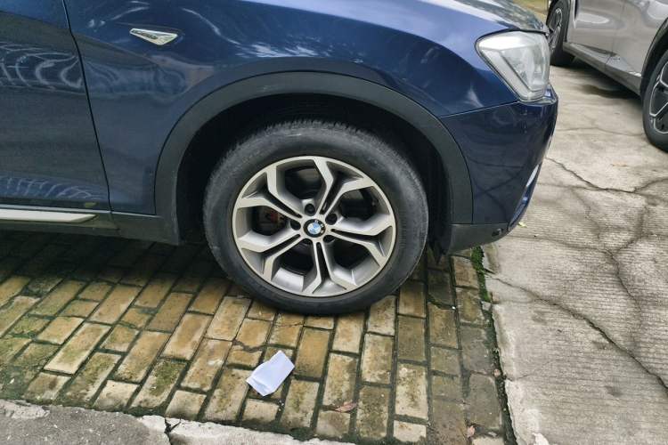 Used BMW X4 2014 xDrive20i X Design Package Right Front Wheel Hub