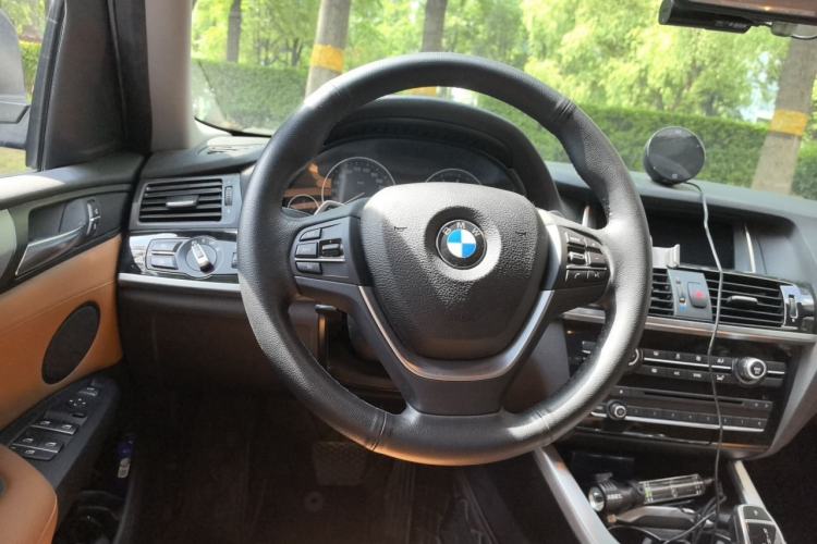 Used BMW X4 2014 xDrive28i Leading Model Steering Wheel