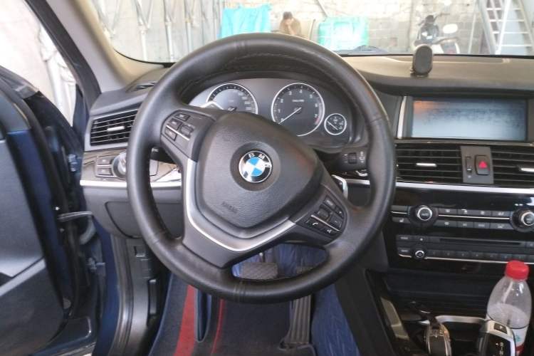 Used BMW X4 2014 xDrive20i X Design Package Steering Wheel