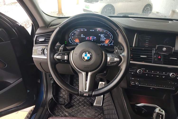 Used BMW X4 2014 xDrive20i X Design Package Steering Wheel