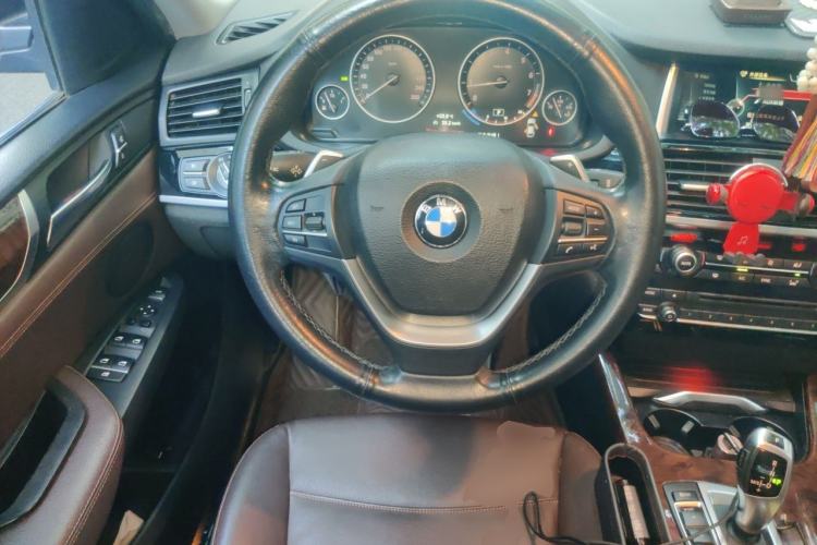 Used BMW X4 2014 xDrive20i X Design Package Steering Wheel