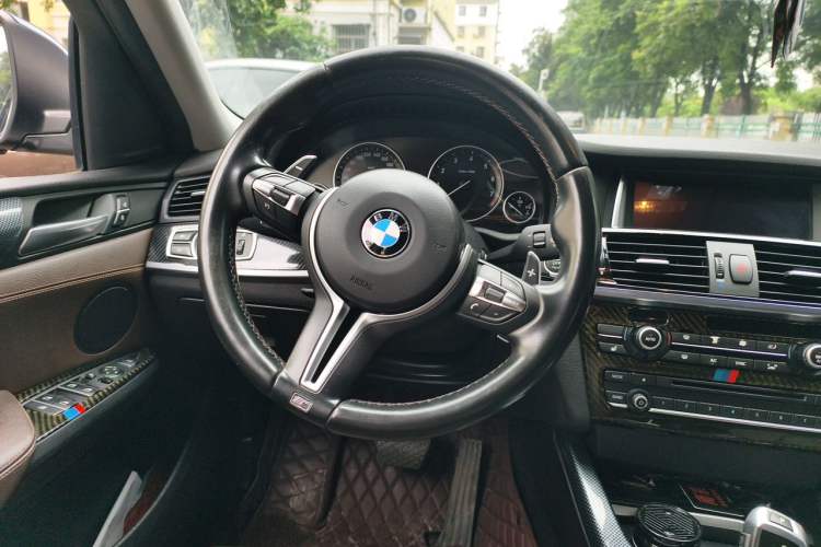 Used BMW X4 2014 xDrive20i X Design Package Steering Wheel