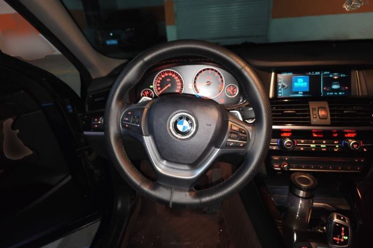 Used BMW X4 2014 xDrive20i X Design Package Steering Wheel