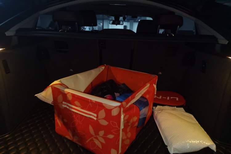 Used BMW X4 2014 xDrive20i X Design Package Trunk
