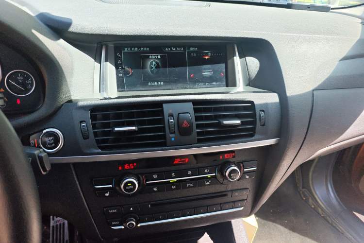 Used BMW X4 2014 xDrive20i X Design Package Audio And AC Panel