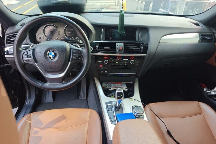 Used BMW X4 2014 xDrive28i Leading Model Center Console