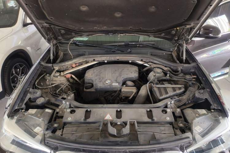 Used BMW X4 2014 xDrive20i X Design Package Engine Bay