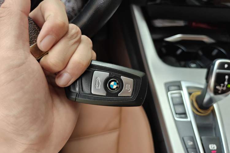 Used BMW X4 2014 xDrive28i Leading Model Interior 1