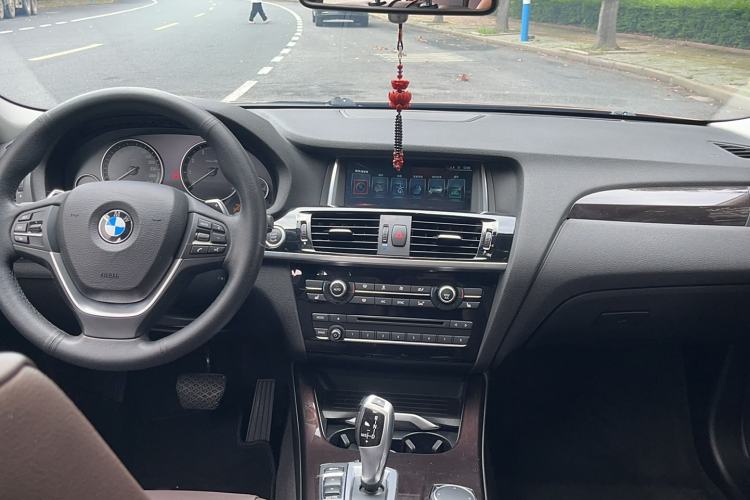 Used BMW X4 2014 xDrive20i X Design Package Interior 2