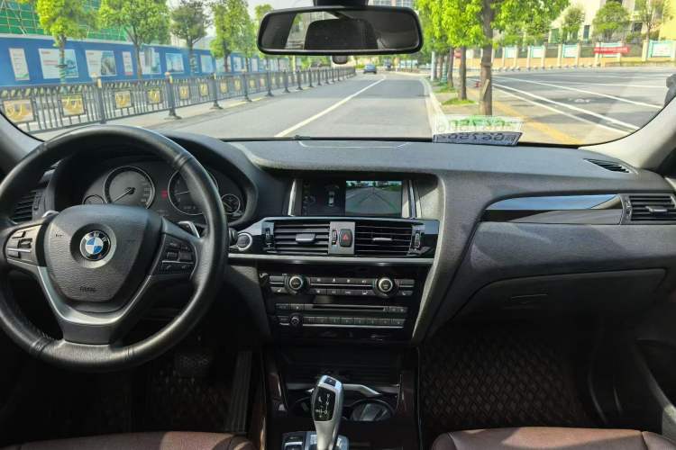 Used BMW X4 2014 xDrive20i X Design Package Interior 3