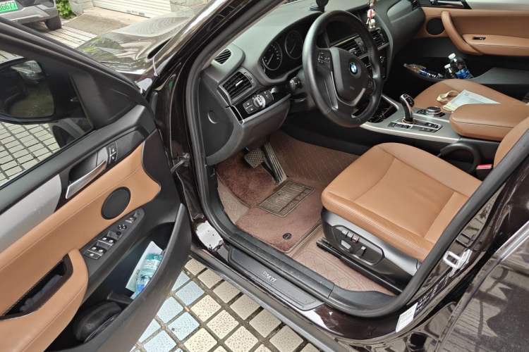 Used BMW X4 2014 xDrive28i Leading Model Interior 3
