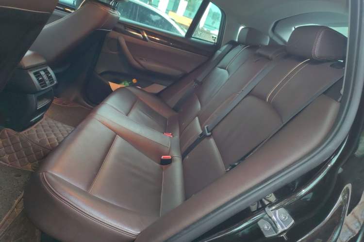 Used BMW X4 2014 xDrive20i X Design Package Interior 4