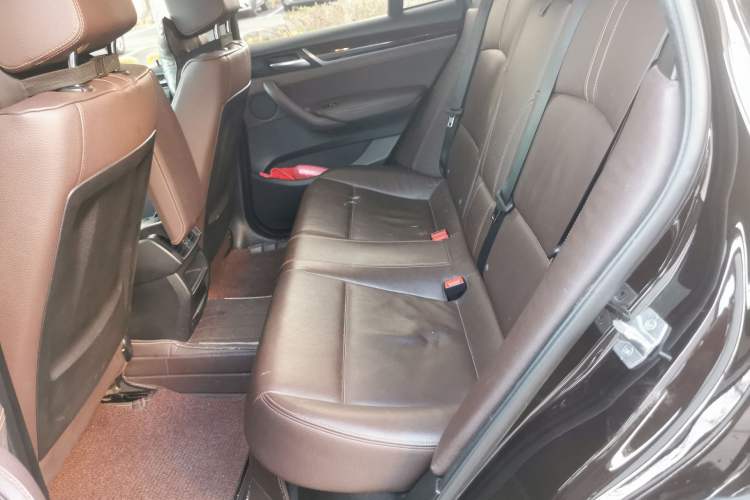 Used BMW X4 2014 xDrive20i X Design Package Interior 4