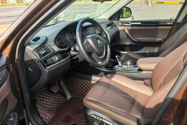 Used BMW X4 2014 xDrive20i X Design Package Interior 4