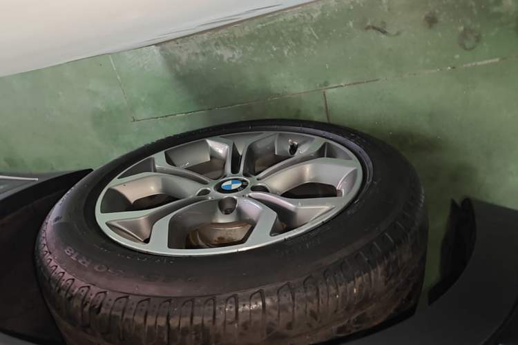 Used BMW X4 2014 xDrive20i X Design Package Left Front Wheel Hub